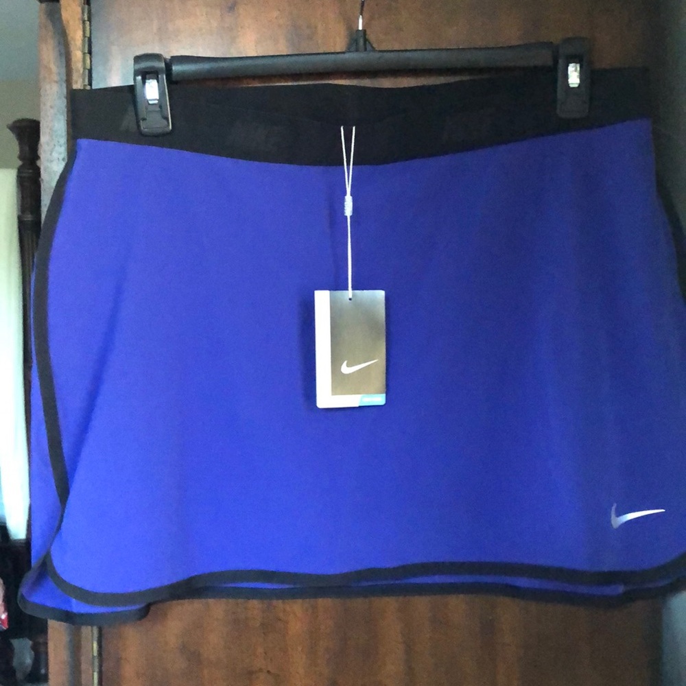 Nike new with tags xl golf skort.
